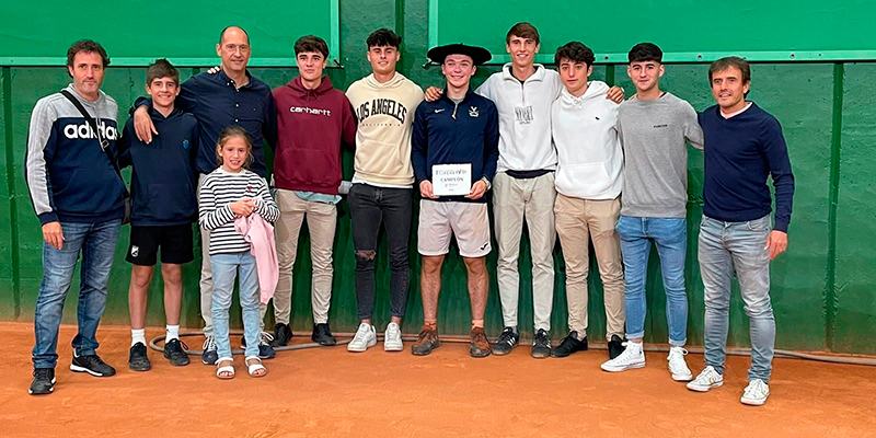 Primer t&iacute;tulo profesional parra I&ntilde;aki Montes